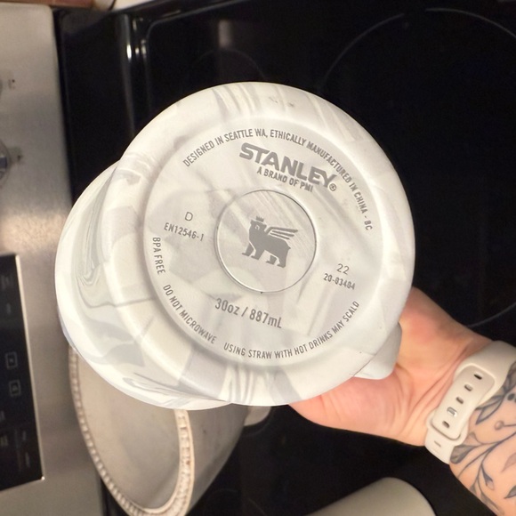 COPY - 30 oz Stanley - Picture 3 of 3